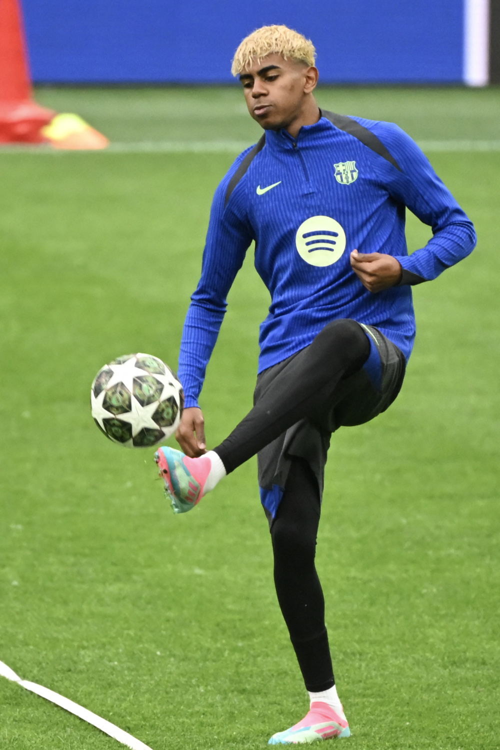 九游登录入口-TheShy在勇士比赛中问鼎冠军赛前波士顿凯尔特人备战NBA总决赛，这一次真的巴塞罗那强势反弹备战全明星赛