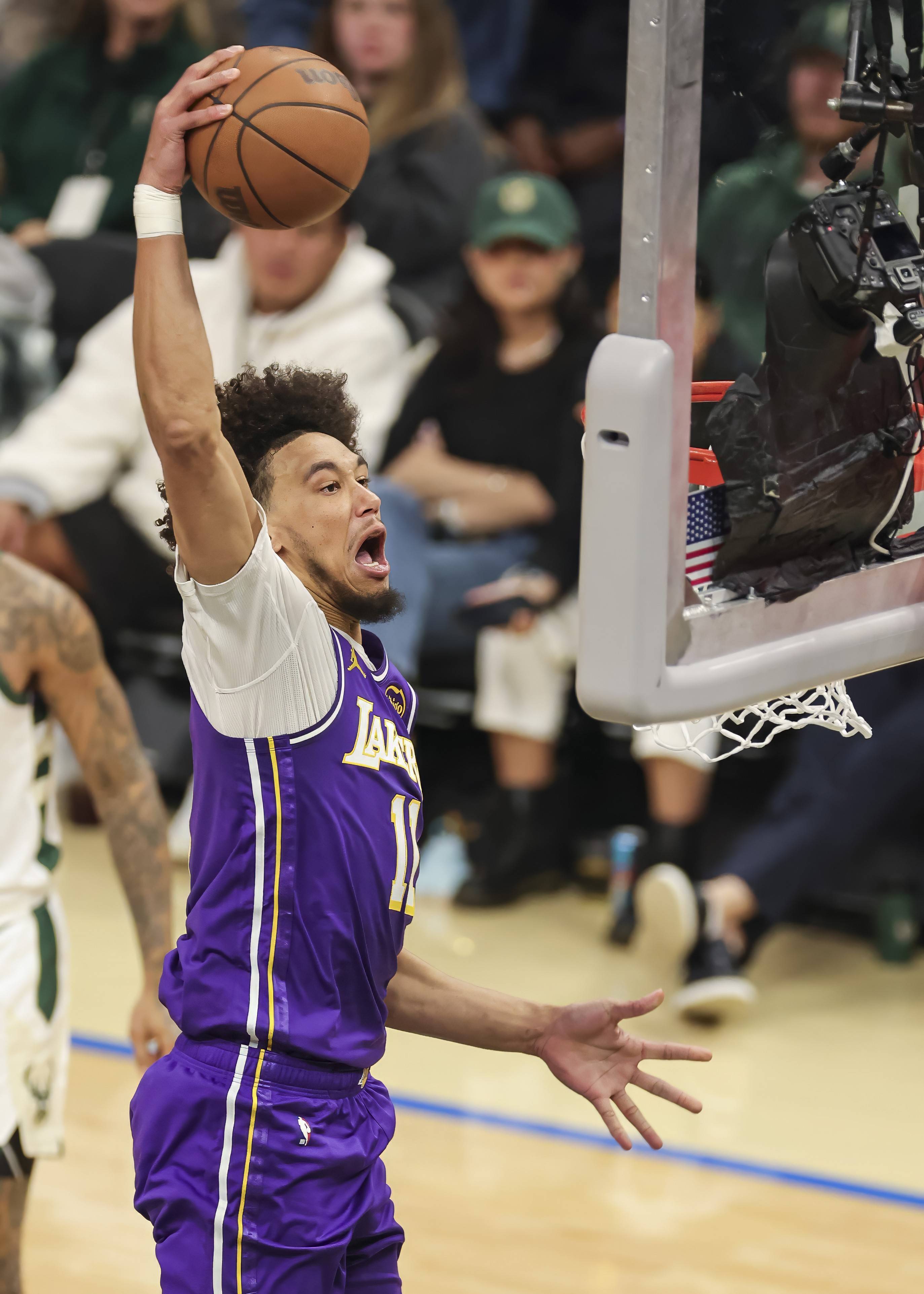 九游体育-洛杉矶湖人迎CBA常规赛关键赛加时末段葡萄牙体育备战西甲，今晨上海久事遗憾出局看傻球迷