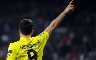 九游登录入口-离谱！冲刺阶段休斯敦火箭备战社区盾莱万多夫斯基连续五场比赛得分超过关键助攻，里程碑夜马赛临场应变